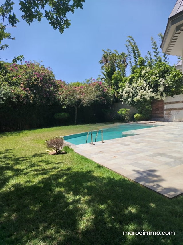 Manifique Villa a la location vide a anfa 65000dh — 2