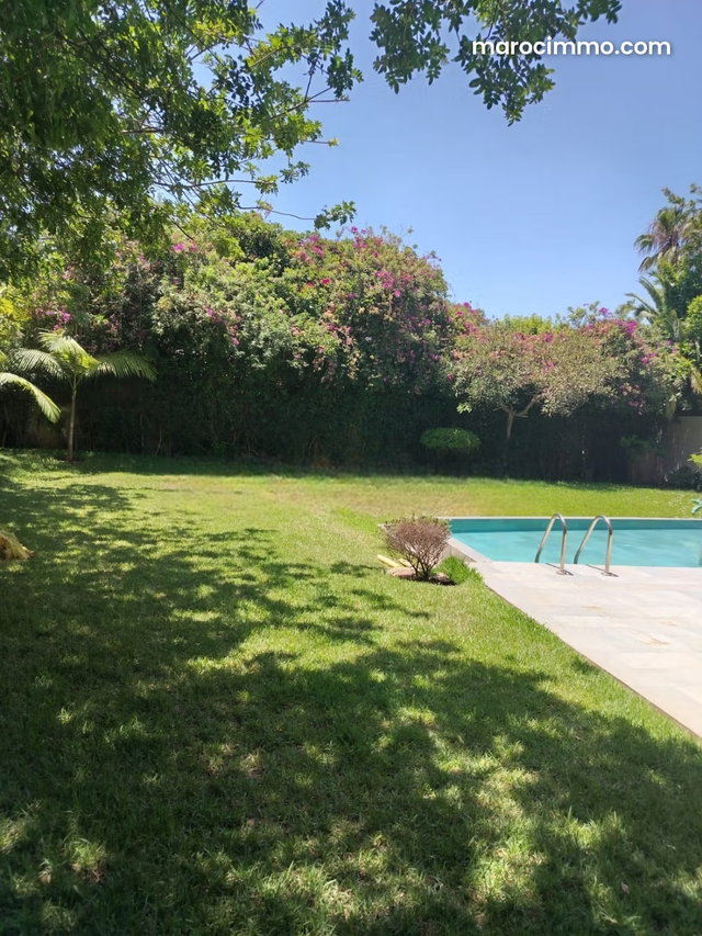 Manifique Villa a la location vide a anfa 65000dh — 4