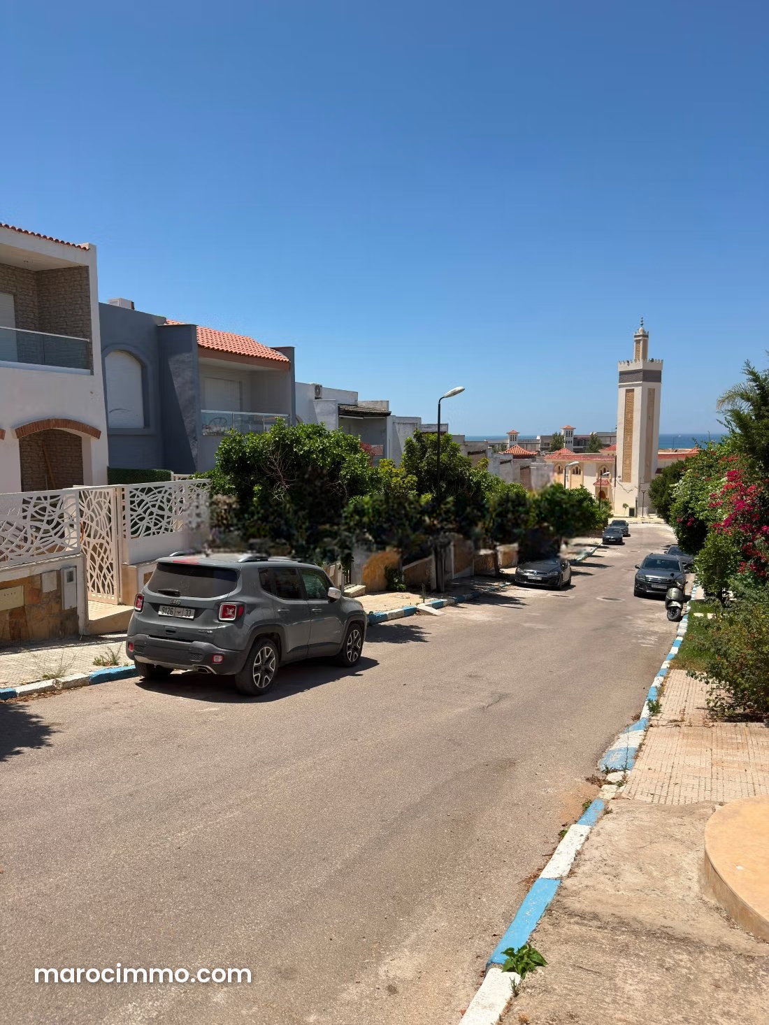 فيلا بإطلالات بحرية وجبلية للبيع بميناء طنجة المدينة — طنجة