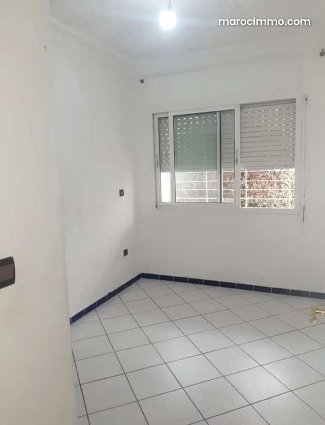 Location d'un appartement à Maârif Extension. 3 grandes pièces. Porte blindée, antenne parabolique — 3