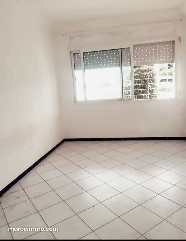 Location d'un appartement à Maârif Extension. 3 grandes pièces. Porte blindée, antenne parabolique — Casablanca
