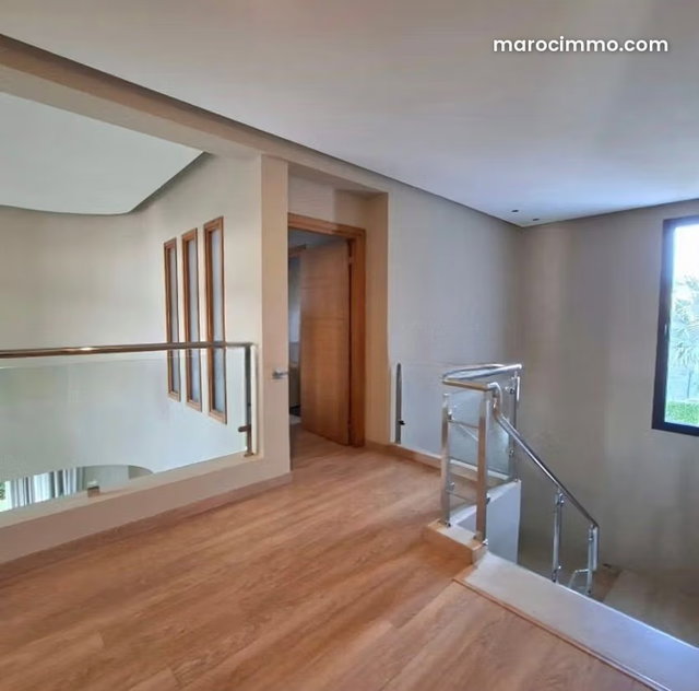 Top villa vide ou meuble avec piscine — 5