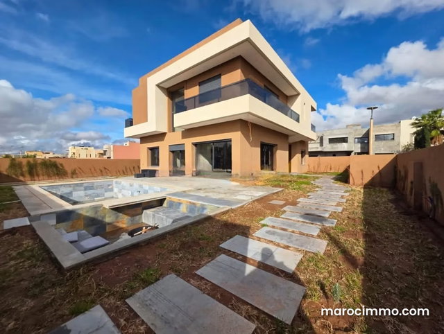 Luxury House for Sale at Golf de Noria. 551 m². Residence with Pool — 2