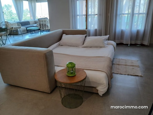 Louez cet appartement à Ennakhil Palmeraie. 3 grandes pièces. Meublé — 2
