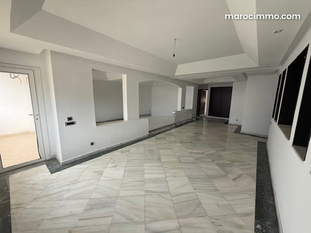 Opportunité: Appartement 1ér étage, terrasse privée — 4