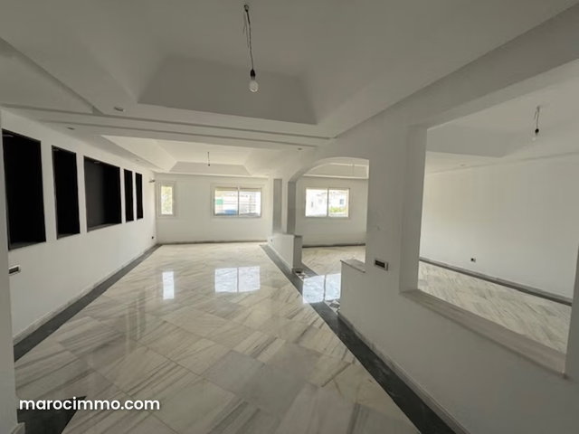 Opportunité: Appartement 1ér étage, terrasse privée — 2