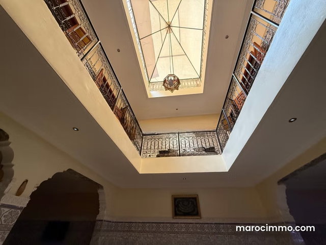 Vente d'un superbe riad à Riad Zitoun. 4 belles chambres — 5