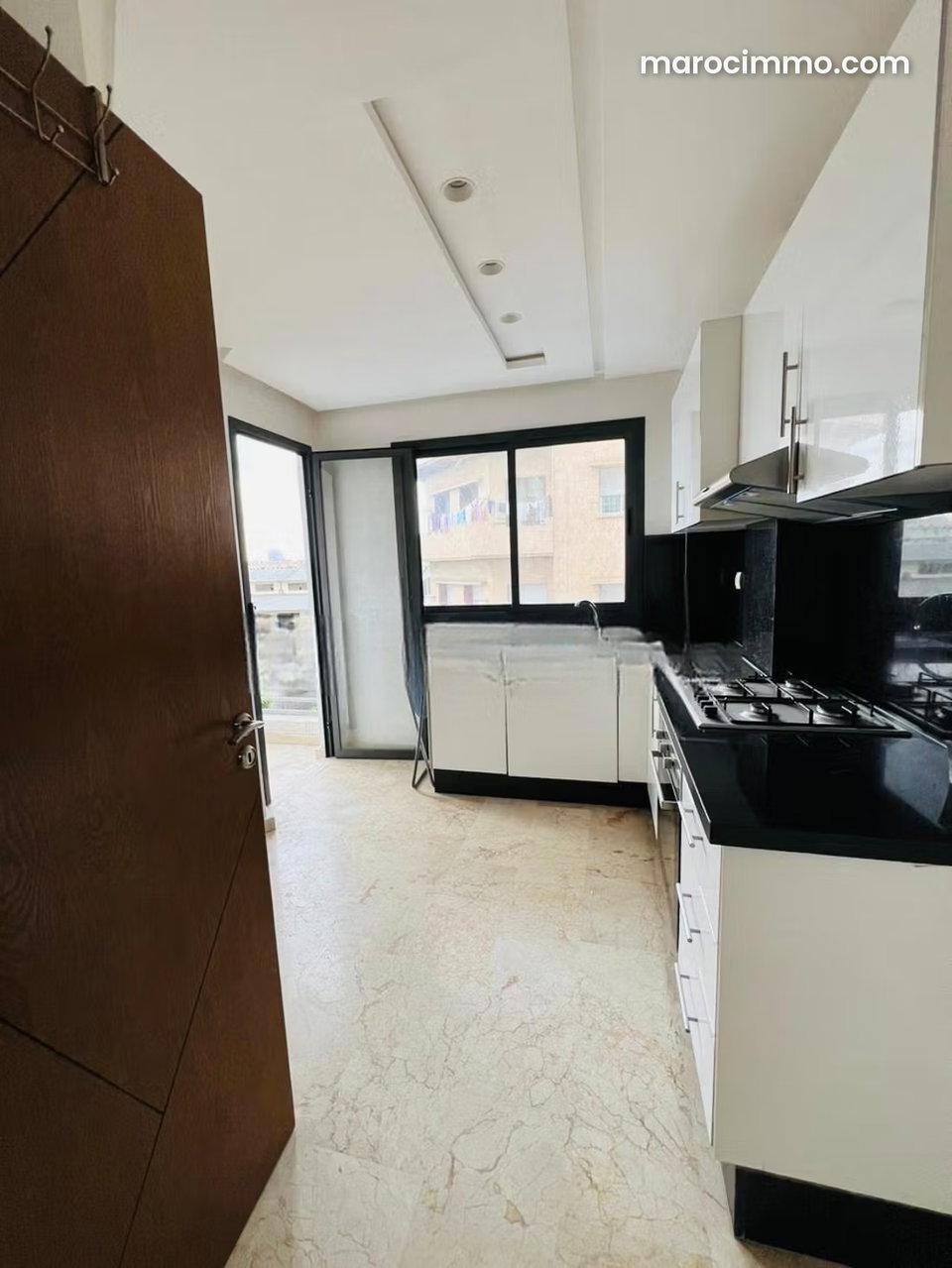 Appartement à louer à La Gironde. 2 chambres. Avec ascenseur et terrasse