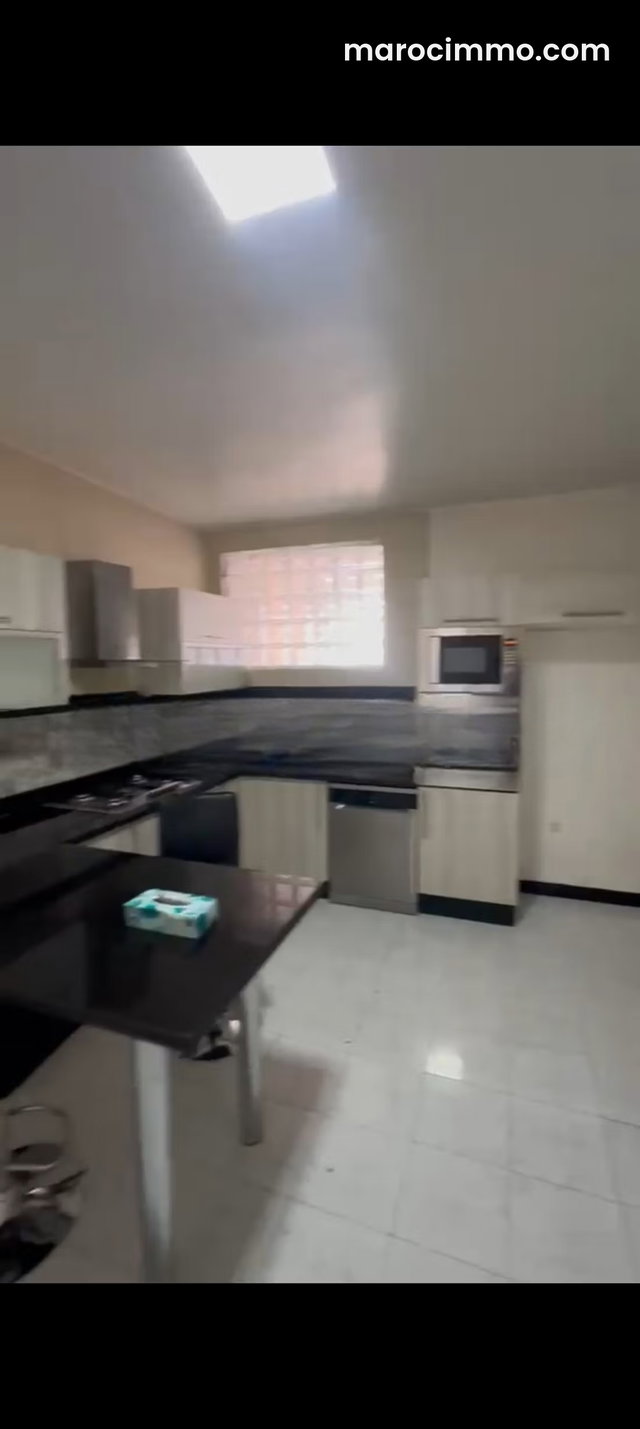 Grand appartement sur gueliz à vendre — 2