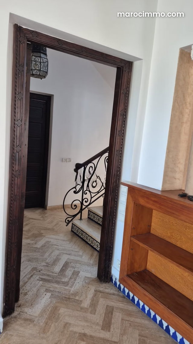 Location villa de haut standing en Hassan Centre Ville. Surface de 500 m². Belle terrasse et jardin — 4