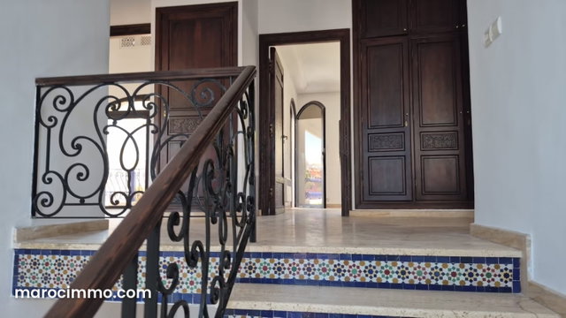 Location villa de haut standing en Hassan Centre Ville. Surface de 500 m². Belle terrasse et jardin — 3