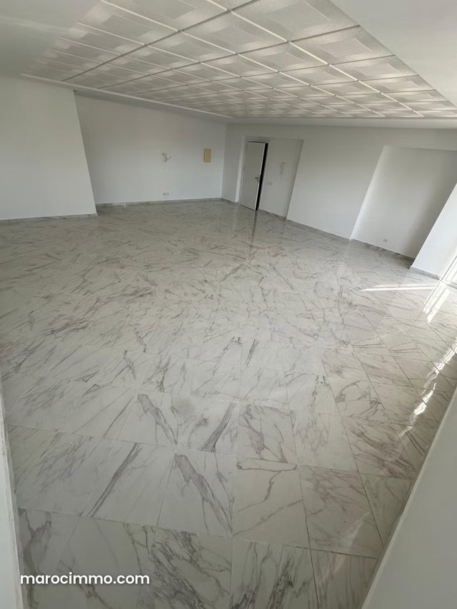 Plateau bureau à louer–Quartier Administratif — 5