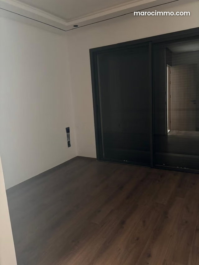 Studio vide Neuf à Californie à louer — 4