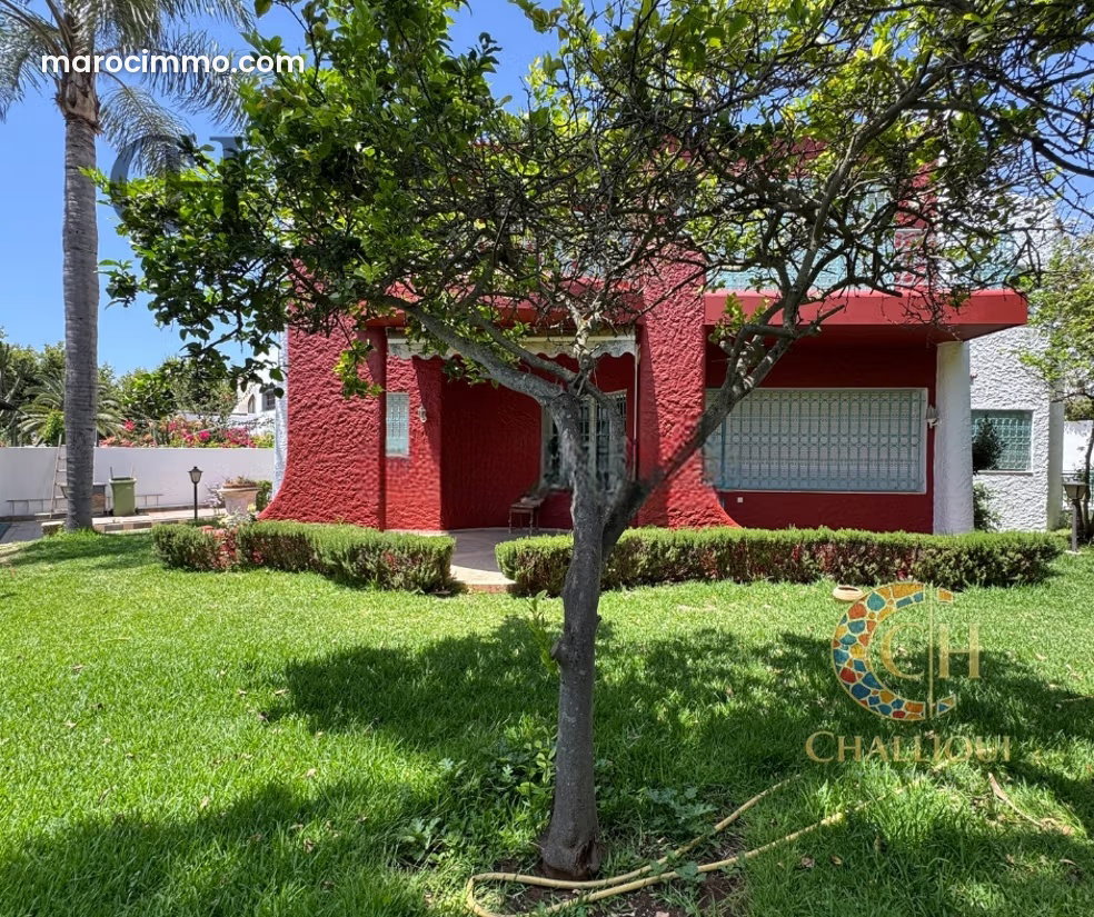 Villa à louer au Riyad, Rabat, 550 m² sur trois niveaux — Rabat