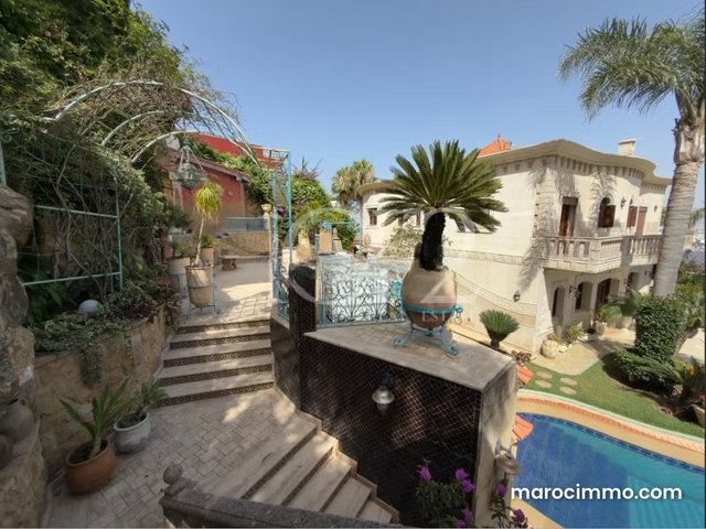 À louer – Plus qu'une villa — 3