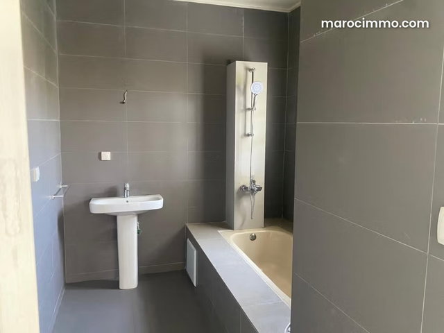 Manifique villa a la location vide a Ciel 30000dh — 5