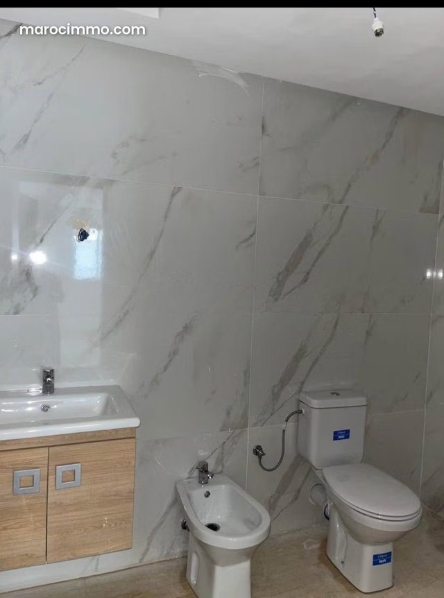 Superbe appartement à louer à Mesnana. Surface de 60 m². Fenêtres avec double vitrage et porte blindée — 4