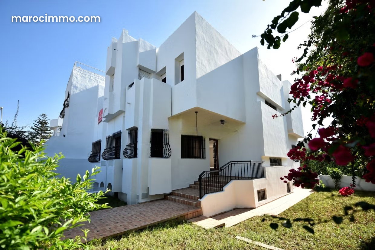 Luxury villa for rent in Aïn Diab, Casablanca — Casablanca
