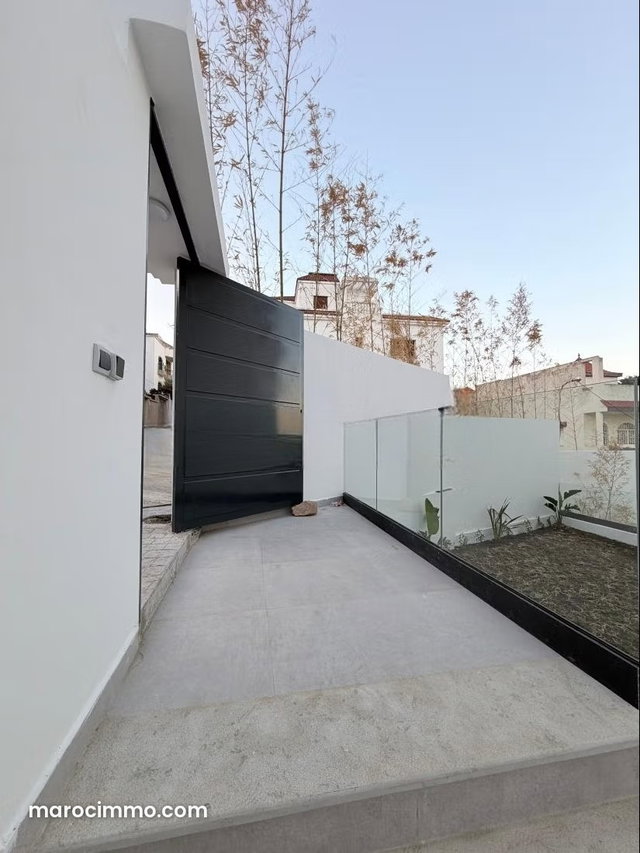 Villa de haut standing à vendre avec piscine — 4
