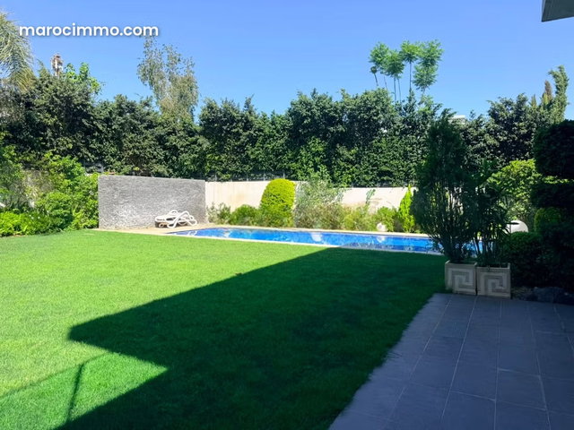 Villa à louer à El Menzeh Basatin — 2