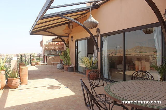 Trois chambres VIDE ou MEUBLE avec grande terrasse — مراكش