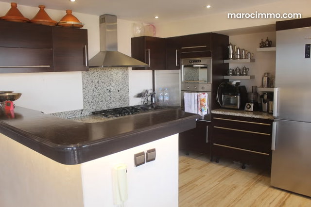 Trois chambres VIDE ou MEUBLE avec grande terrasse — 2