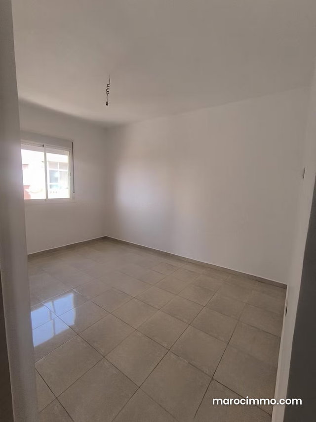 Appartement à louer vide situé à Mabrouka — 3