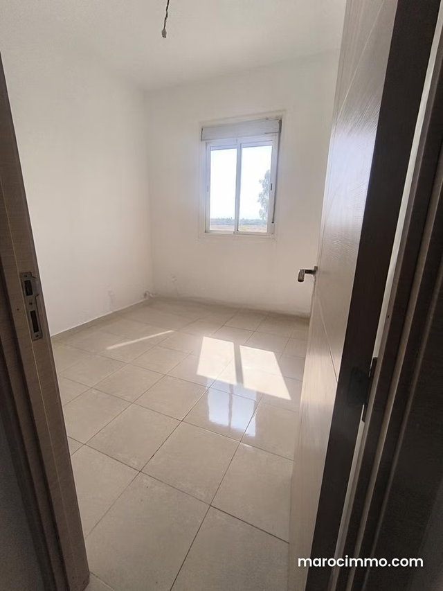 Appartement à louer vide situé à Mabrouka — 4