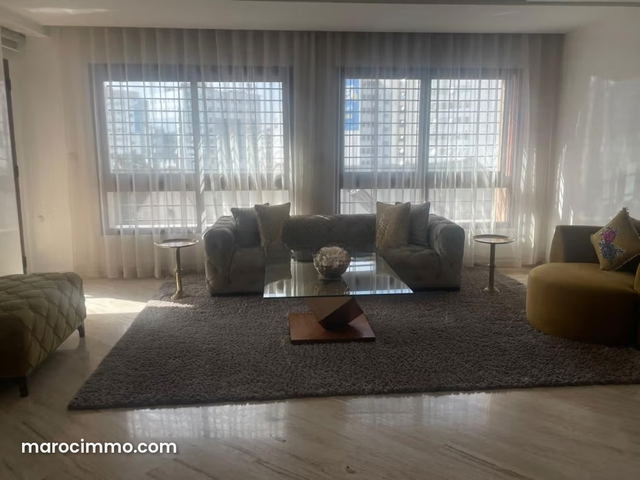 Bel appartement en location à Palmier. Surface totale 170 m². Bien meublé — Casablanca