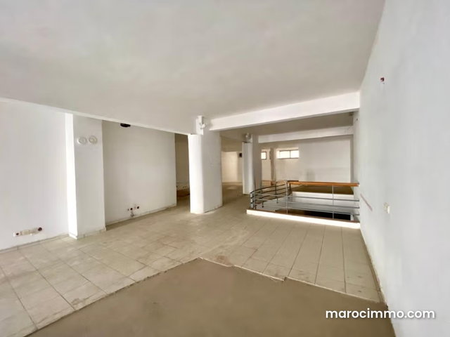 Local commercial 363m Racine Rd pt des Sports — 5
