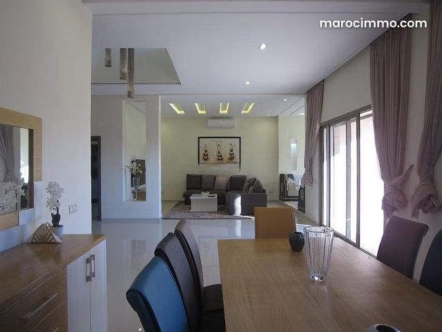 Luxurious villa for rent with possible subletting in Route de Tahanaout. 4 comfortable bedrooms. Furnished — 5