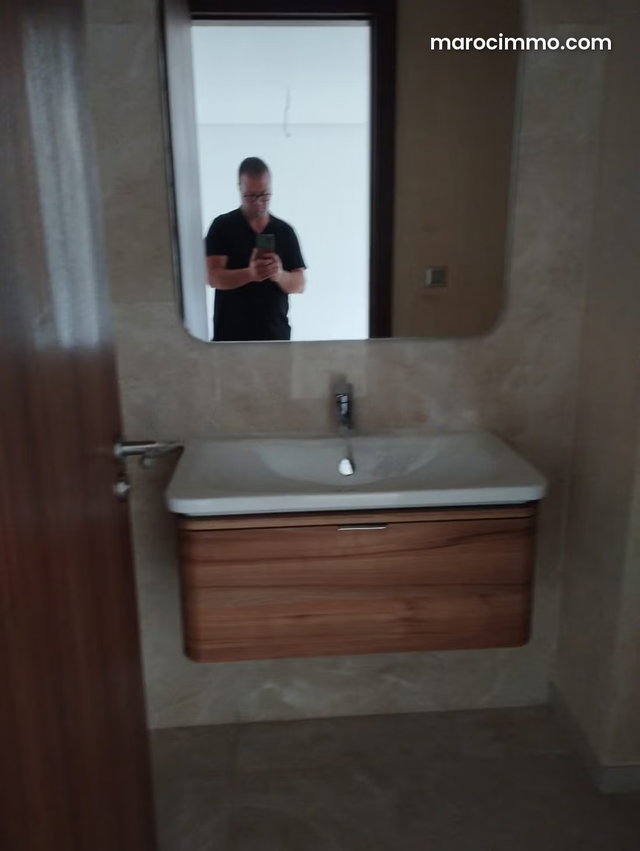 À LOUER – Superbe appartement de 200 m² à L’Orangeraie — 4