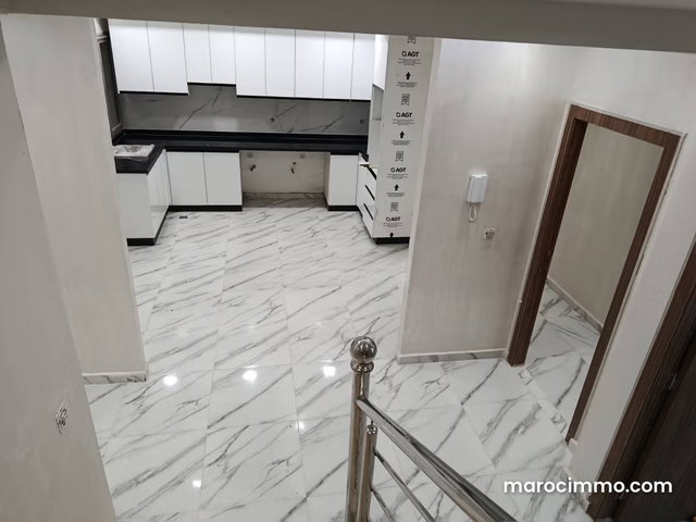Appartement à l'achat à Mhamid. 6 pièces. Porte blindée, sécurité — 3