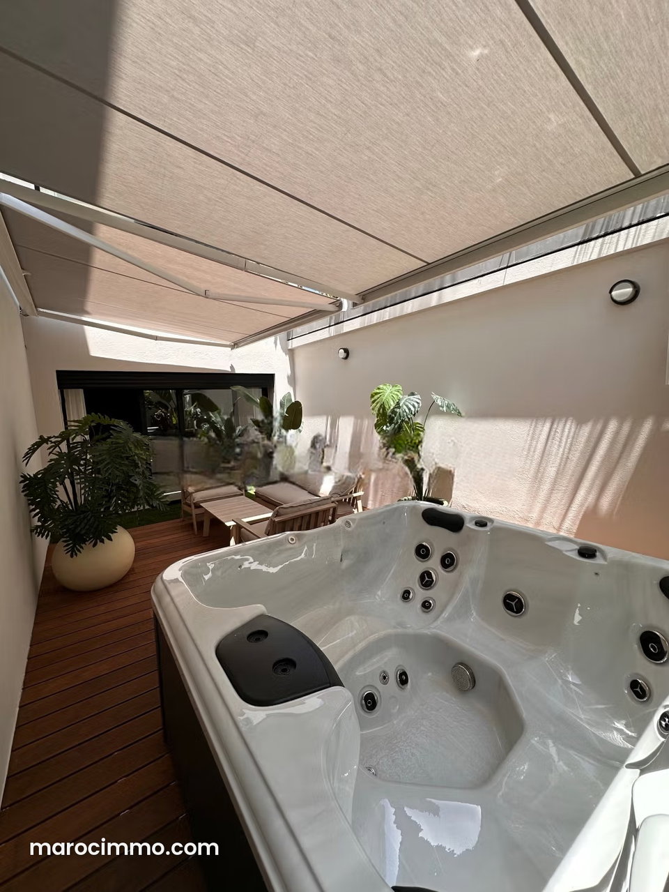 Appartement à louer à Riviera. Superficie 120 m². Meublé