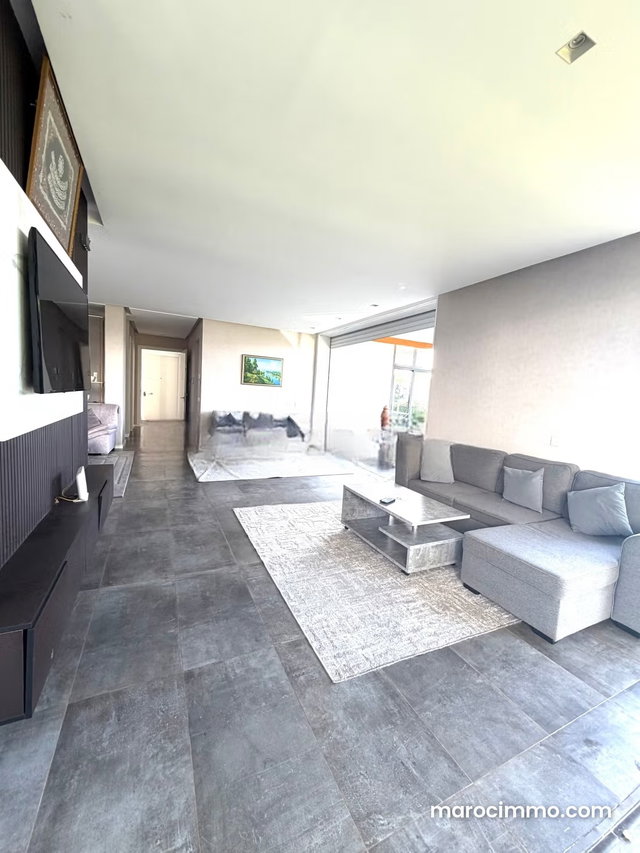 Très joli appartement rez ce jardin. Meublé — 2