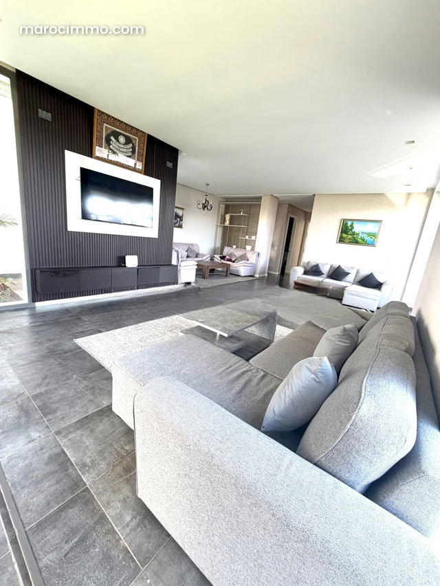 Très joli appartement rez ce jardin. Meublé — 5