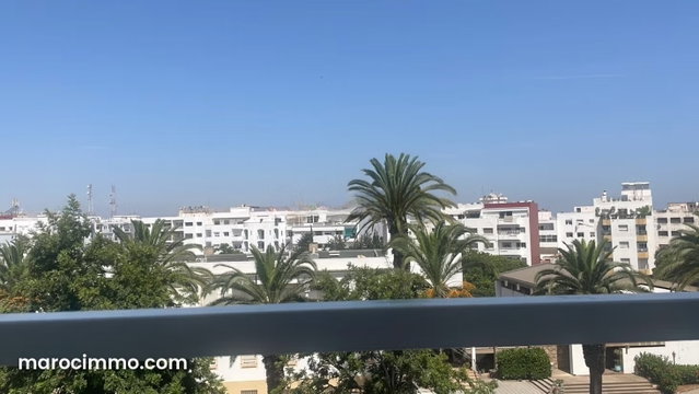 Louez cet appartement meublés à Agdal. Surface de 100 m². Porte blindée, salon marocain traditionnel — 3