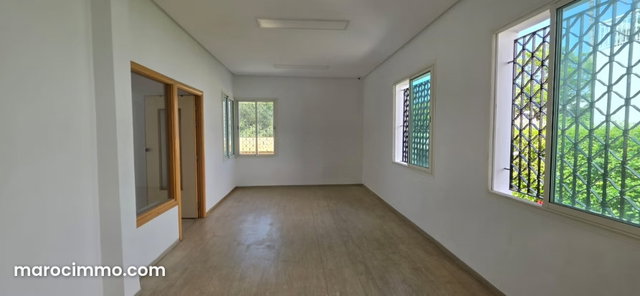 Usage bureau spacieuse villa de plain pied — 3