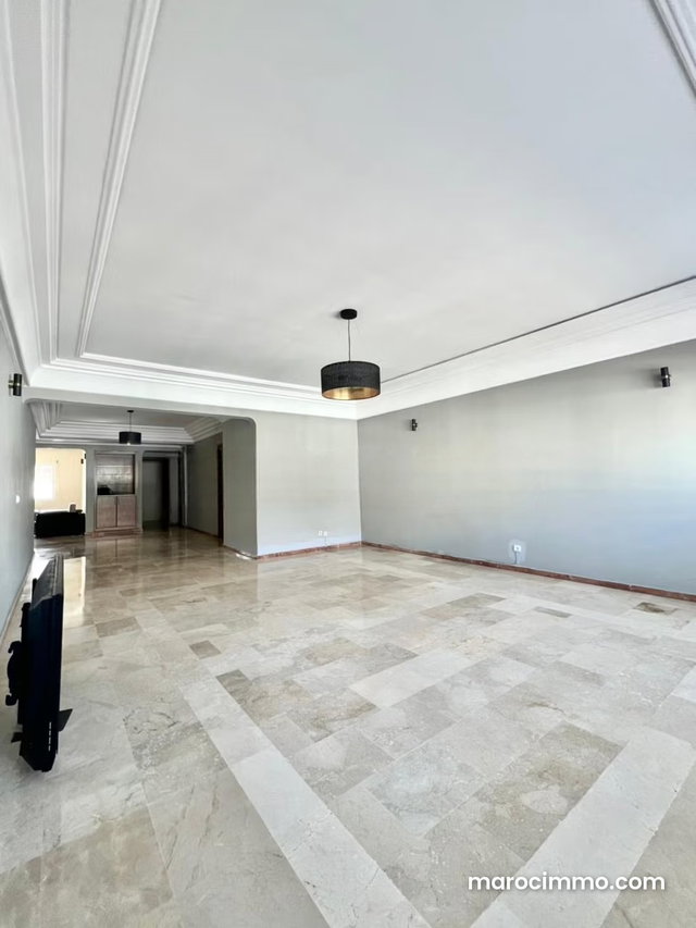 À Louer – Appartement 210 m² – Quartier Racine — 3