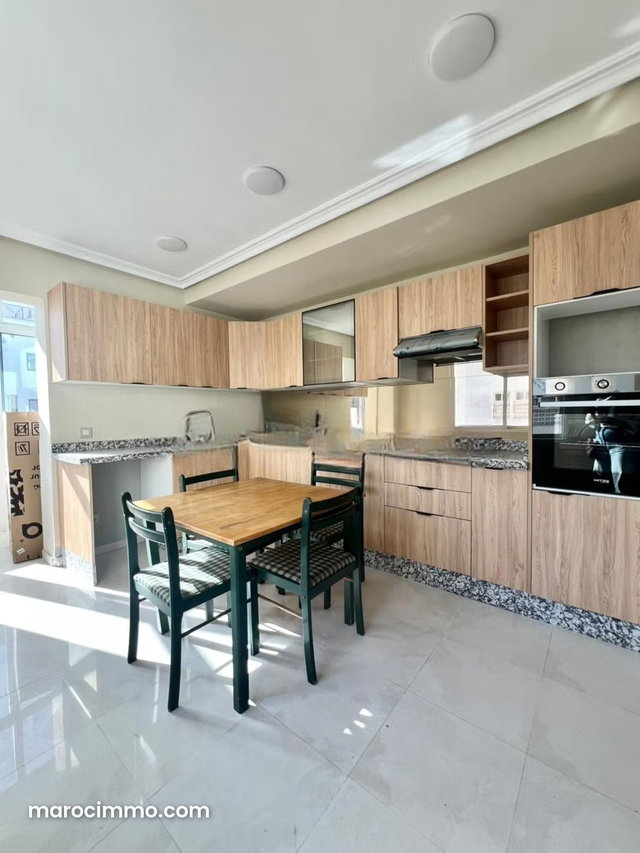 À Louer – Appartement 210 m² – Quartier Racine — 5