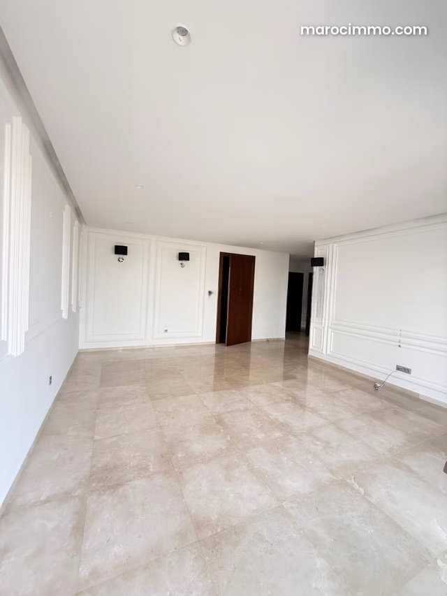 Appartement 140m² en location à Souissi RABAT — 2