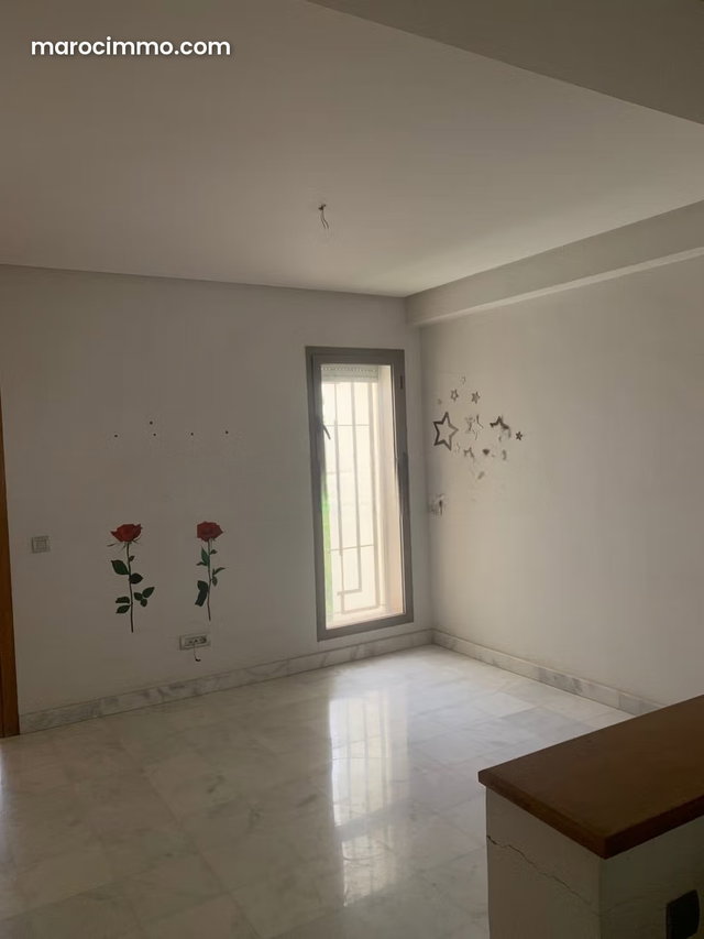 Appartement à louer à Nassim 2.2 chambres agréables. Parking — 2