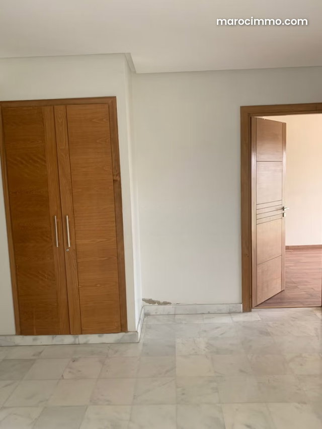 Appartement à louer à Nassim 2.2 chambres agréables. Parking — 4