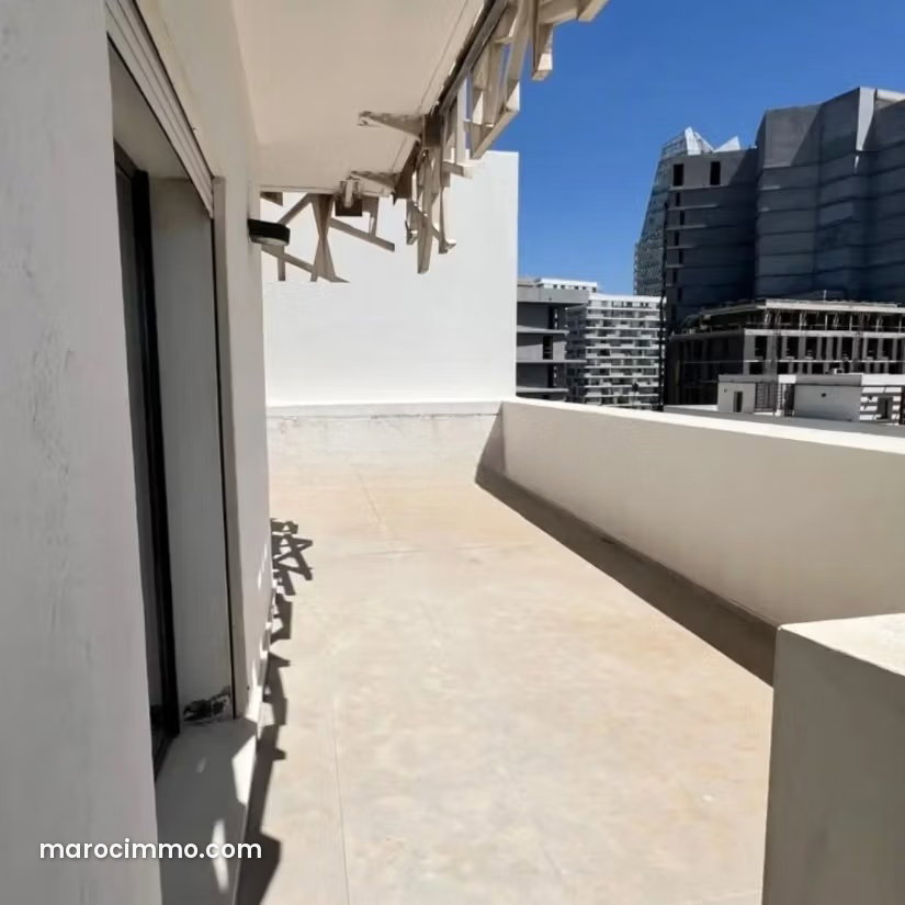 137 sqm Apartment with Panoramic Views, Casablanca Finance City — Casablanca