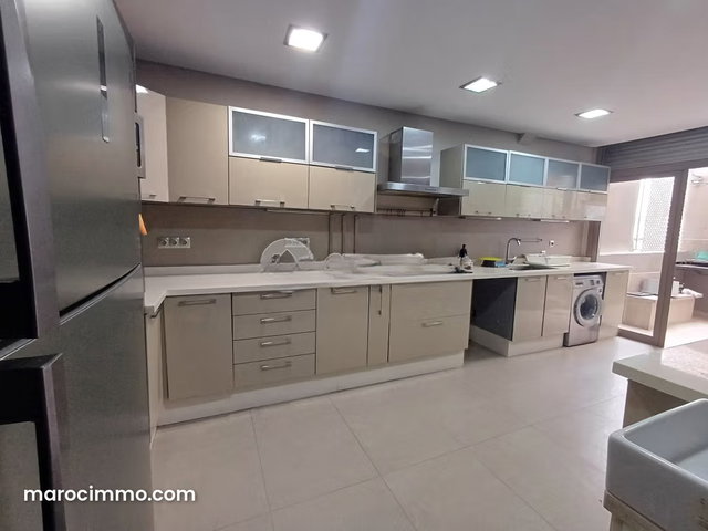 Appartement à louer 220 m², 3 chambres Les Hôpitaux Casablanca — 4