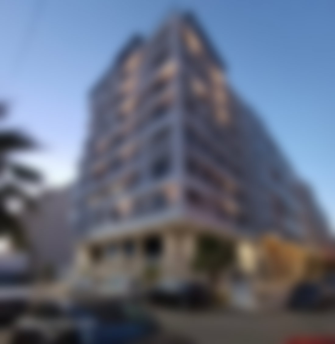 محل راقٍ للبيع بحي الإداري في طنجة