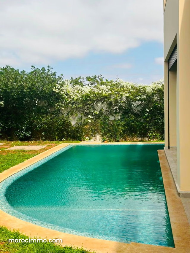 Somptueuse villa à louer à Dar Bouazza. 7 pièces. Bien meublé — 2