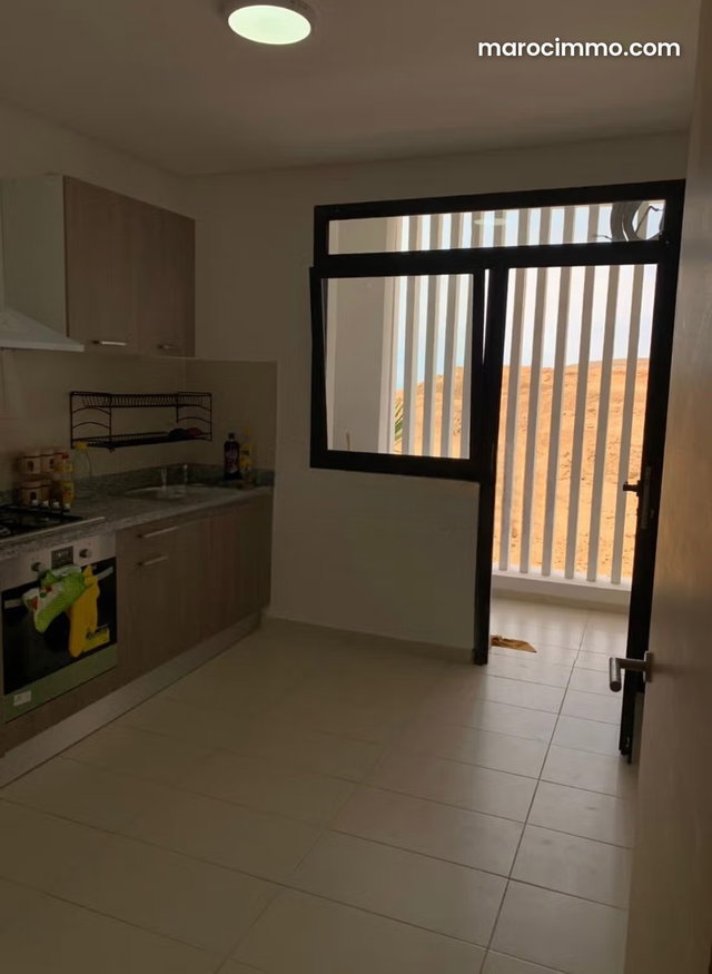 Appartement à vendre à Sidi Bouknadel. 2 belles chambres. Concierge et piscine — 2