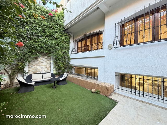 Villa meublée de 4 chambres à louer proche du cil — Casablanca