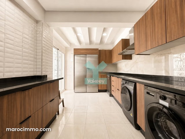 Superbe appartement meublé étage élevé — 4